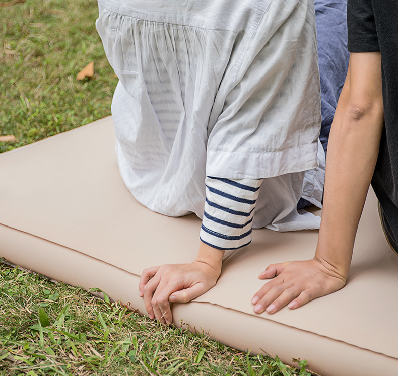 Inflatable Mattress To Make A Floor For Camping